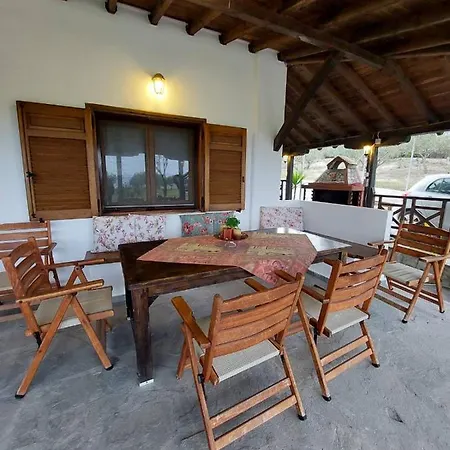 Elli's House 펜션 이에리소스